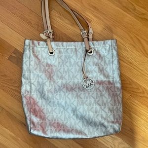 Beautiful silver Michael Kors pocketbook /tote